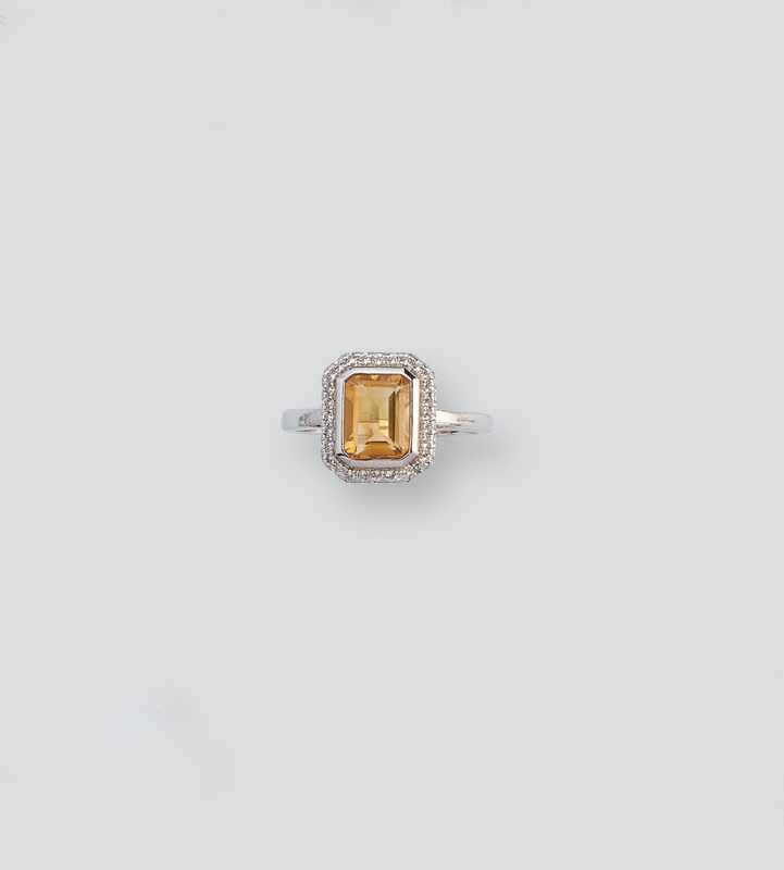 BAGUE en argent (925) sertie d'une citrine...