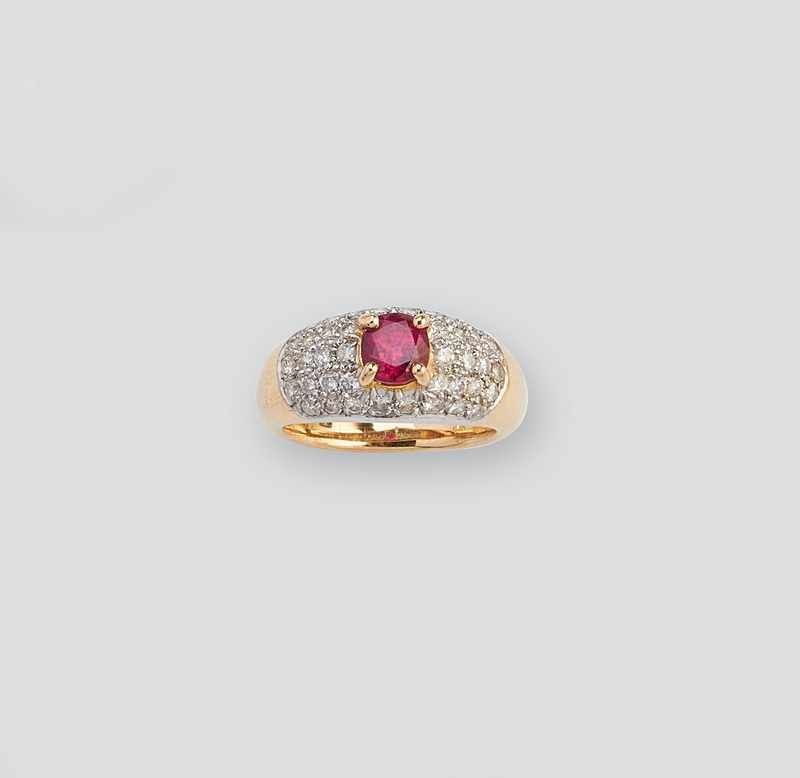 BAGUE en or jaune (750) sertie d’un rubis...