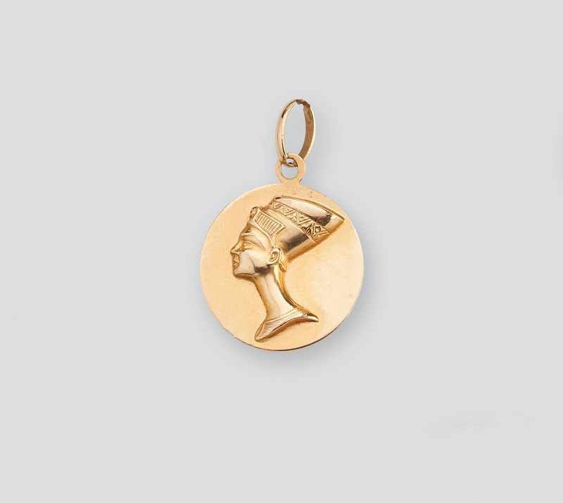 PENDENTIF Nephertiti en or (750).
