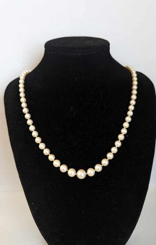 COLLIER de perles de culture en chute, fermoir...