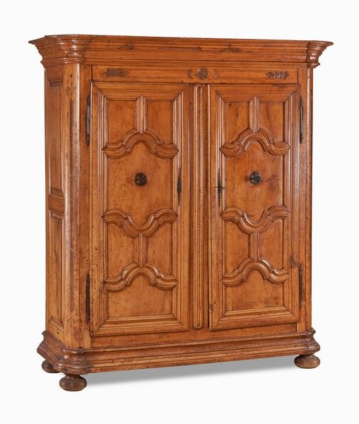 ARMOIRE rectangulaire en bois fruitier à...