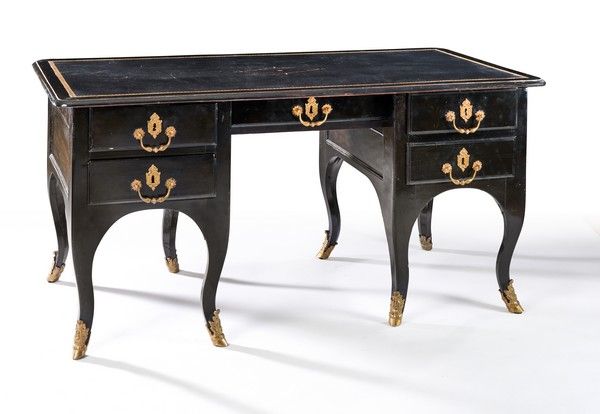 BUREAU à caissons de type Mazarin en bois...
