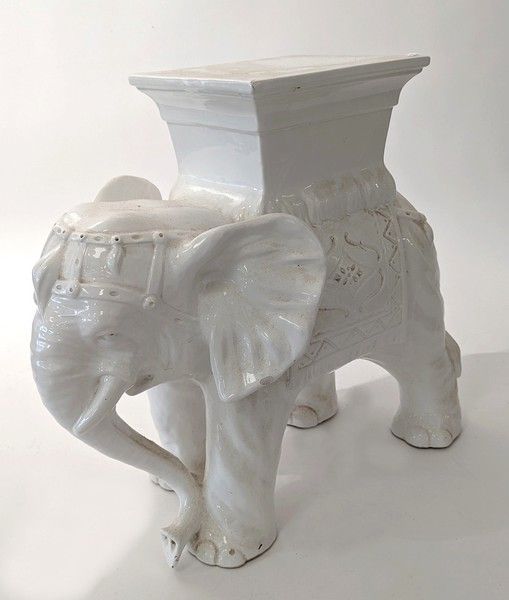 SELLETTE éléphant en céramique vernissée...