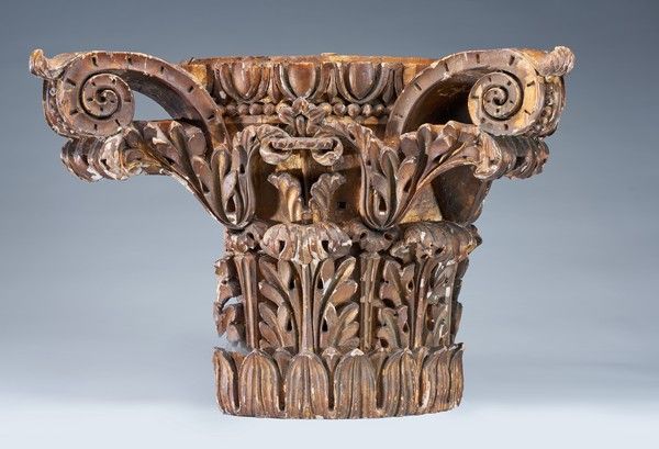 ÉLÉMENT DE CHAPITEAU corinthien en bois sculpté...