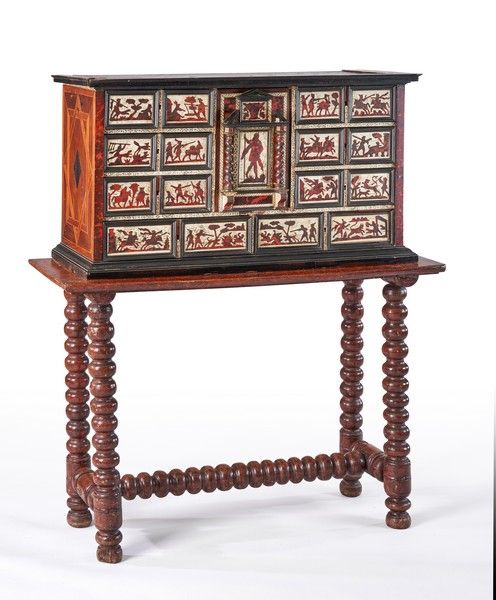 CABINET de forme rectangulaire, en placage...