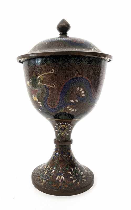 COUPE CALICE en cuivre et émaux cloisonnés...