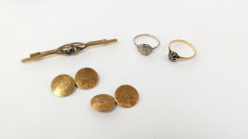 LOT DE BIJOUX en or (750) comprenant une...