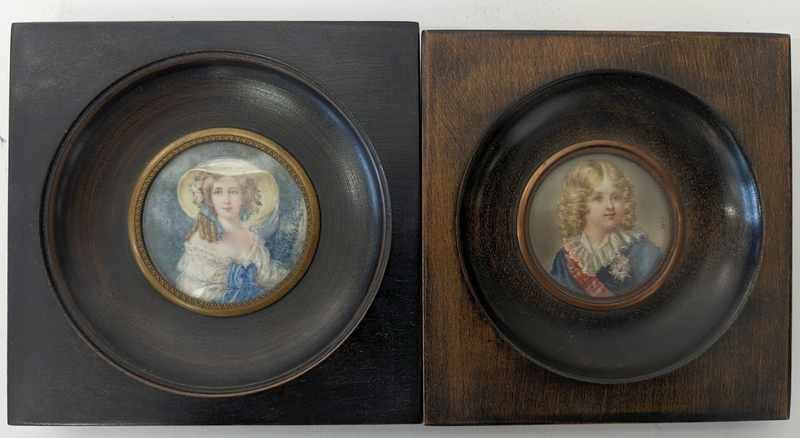 DEUX MINIATURES rondes gouachées, l'une représentant...