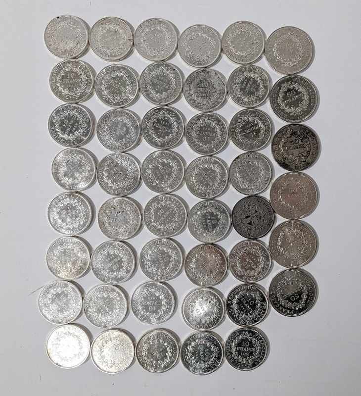 LOT DE PIECES EN ARGENT comprenant :