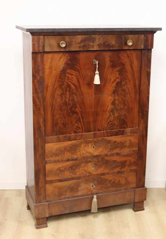 SECRETAIRE en acajou et placage d'acajou...
