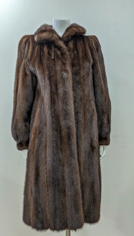 MANTEAU LONG à large col en vison brun, manches...