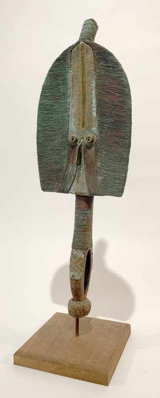 FIGURE DE RELIQUAIRE à visage en ogive c...