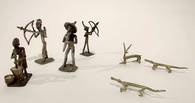 SEPT FIGURINES représentant des archers,...