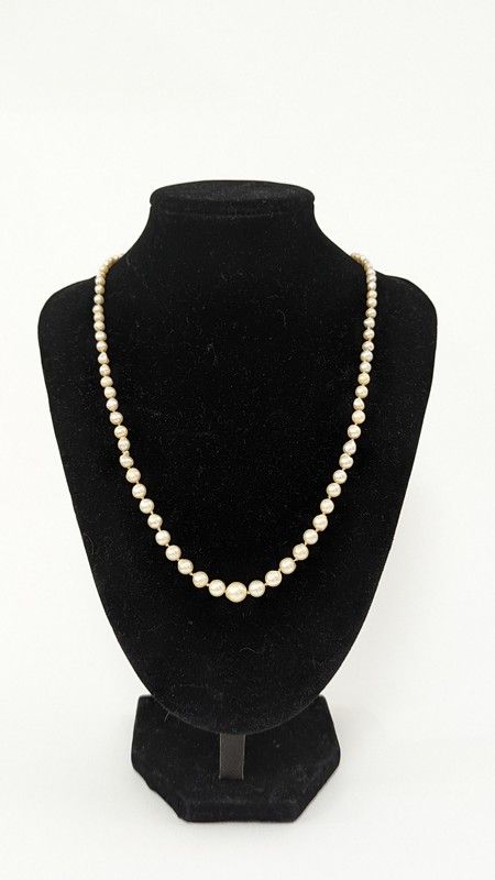 COLLIER DE PERLES DE CULTURE EN CHUTE, fermoir...