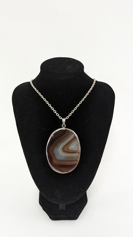 CHAÎNE ET SON PENDENTIF en argent (925) avec...