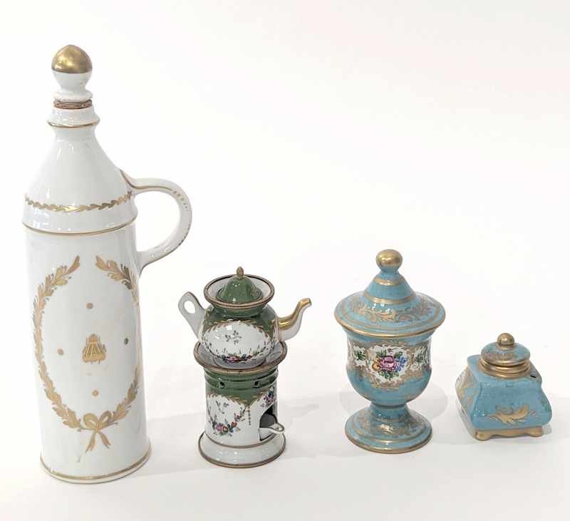 LOT DE PORCELAINES émaillées polychromes...