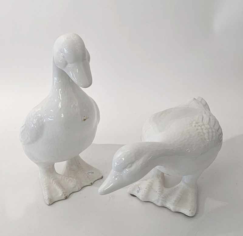 PAIRE DE CANARDS décoratifs en porcelaine...