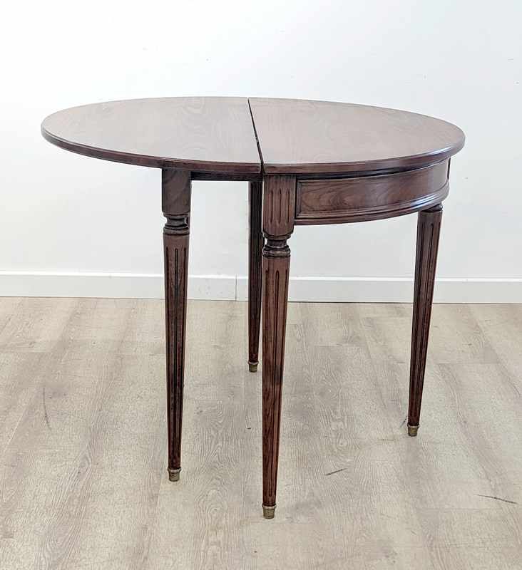 TABLE DEMI-LUNE pouvant former table de salle...