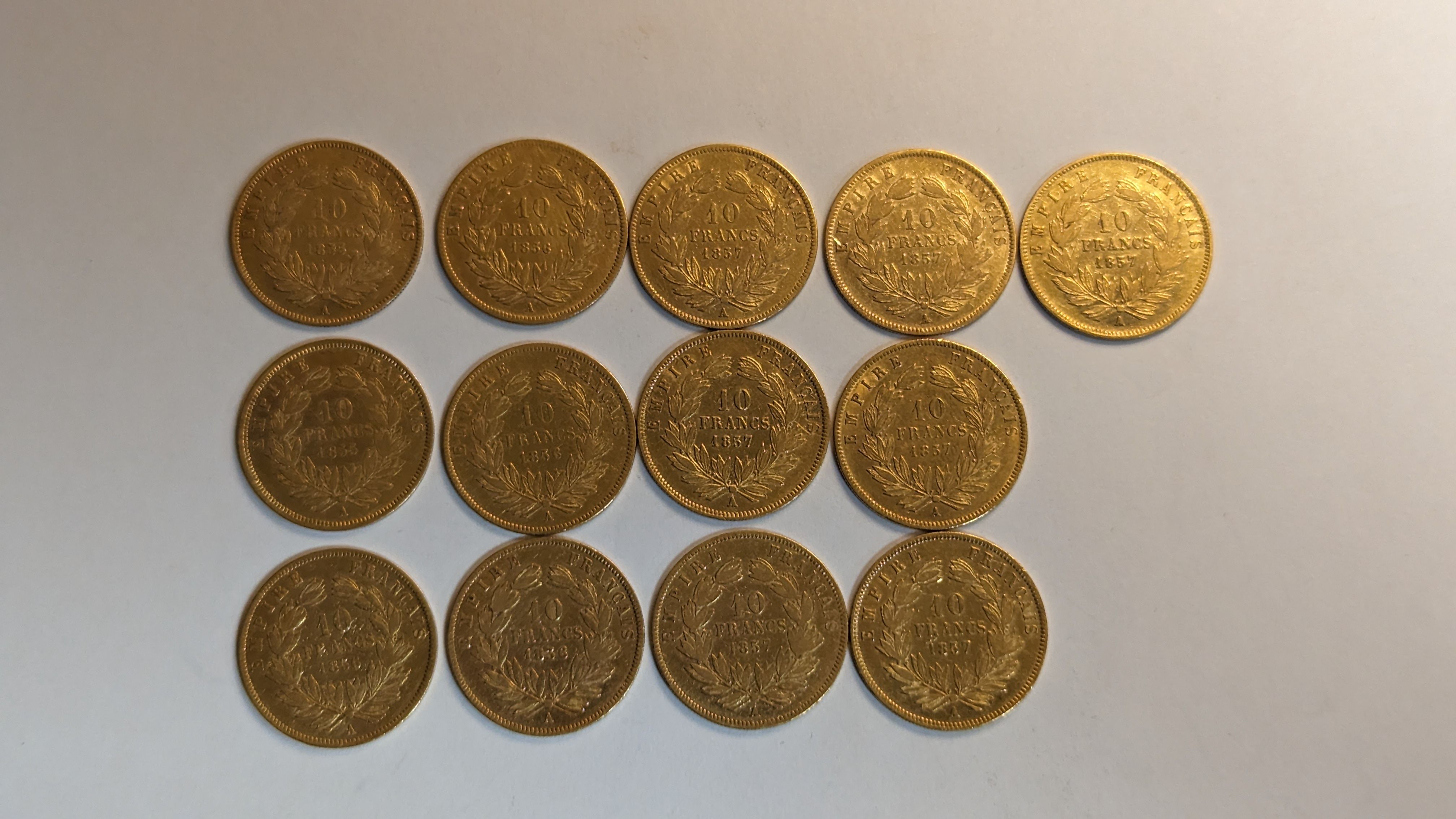 13 PIECES DE 10 FRANCS en or. Graveur Barre....