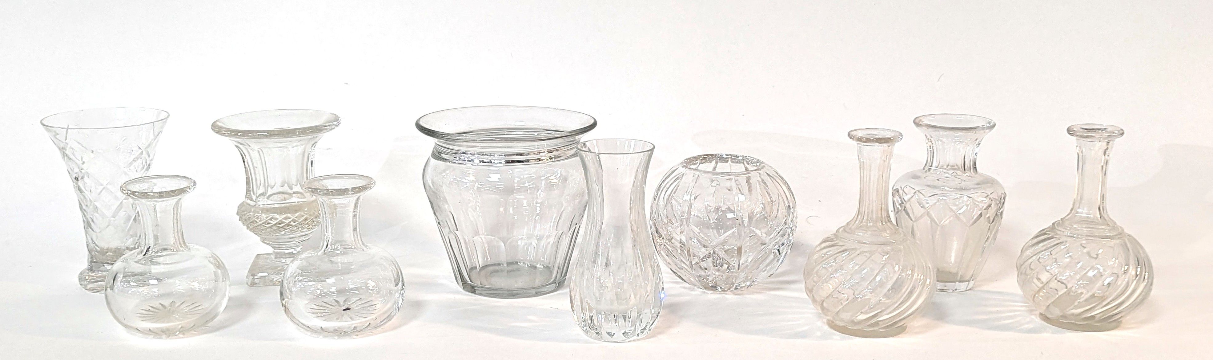 SUITE DE DIX VASES MINIATURES soliflore en...