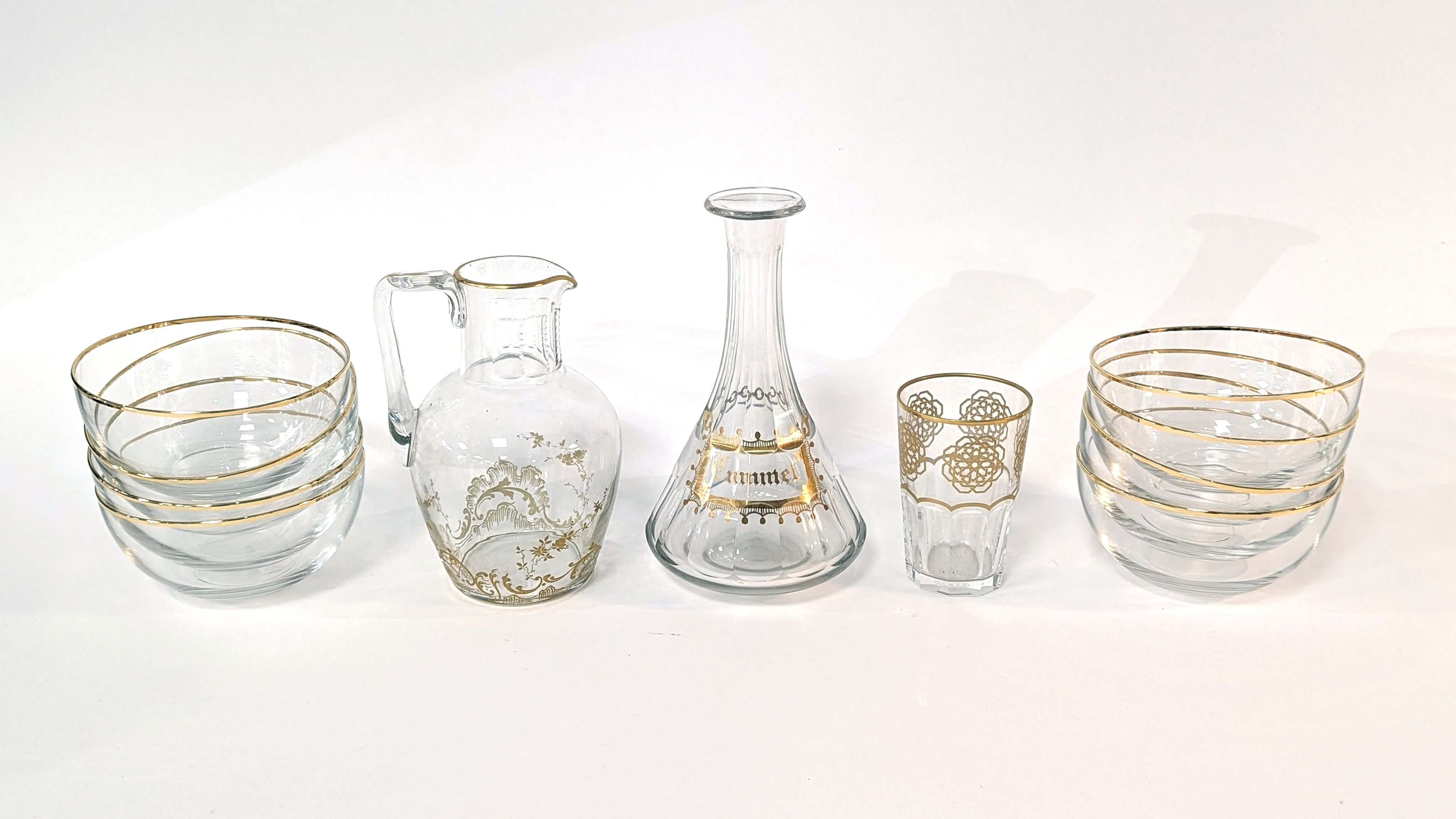 LOT EN CRISTAL et rehaut or comprenant :...