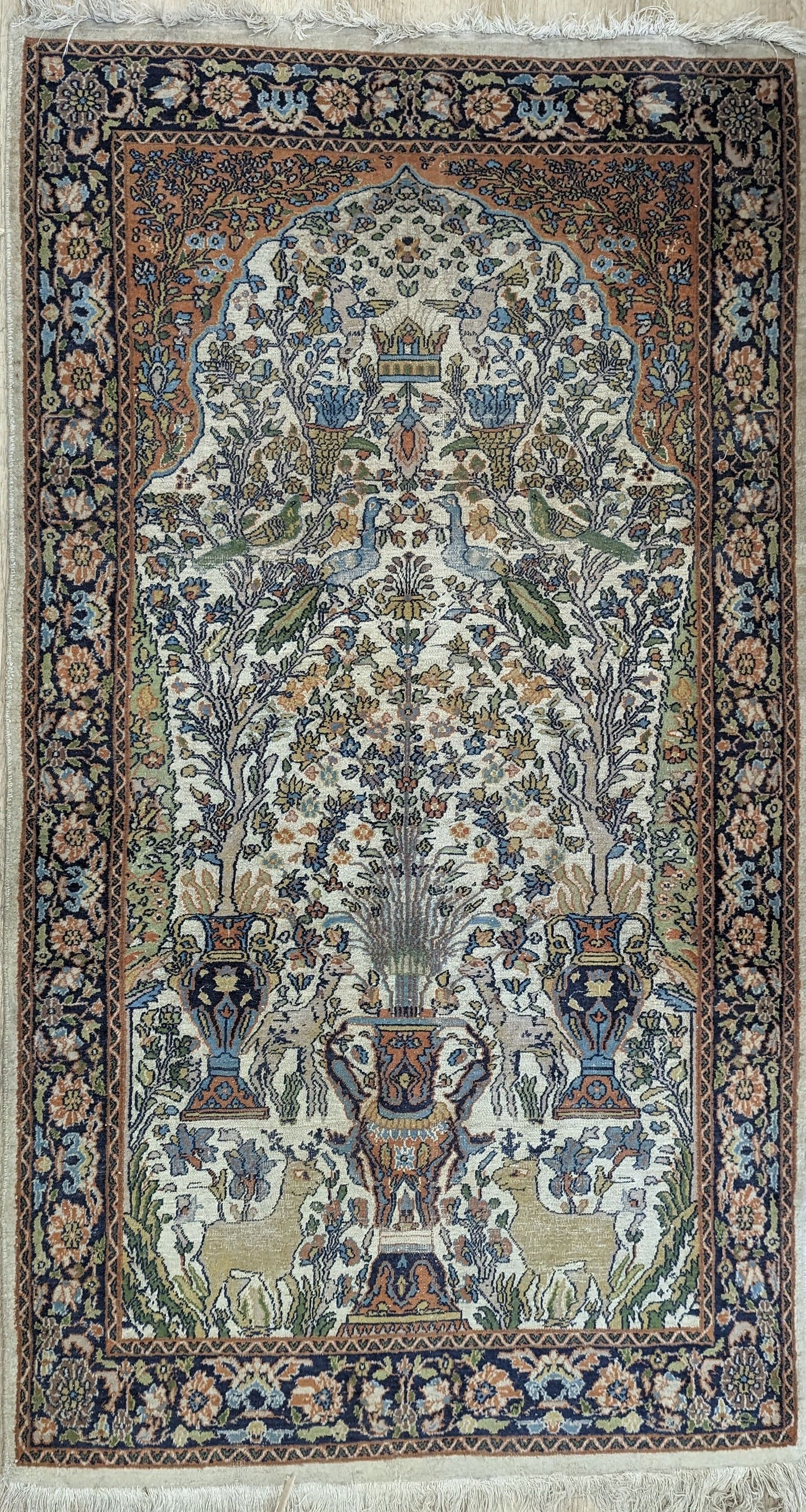 TAPIS rectangulaire en laine polychrome sur...