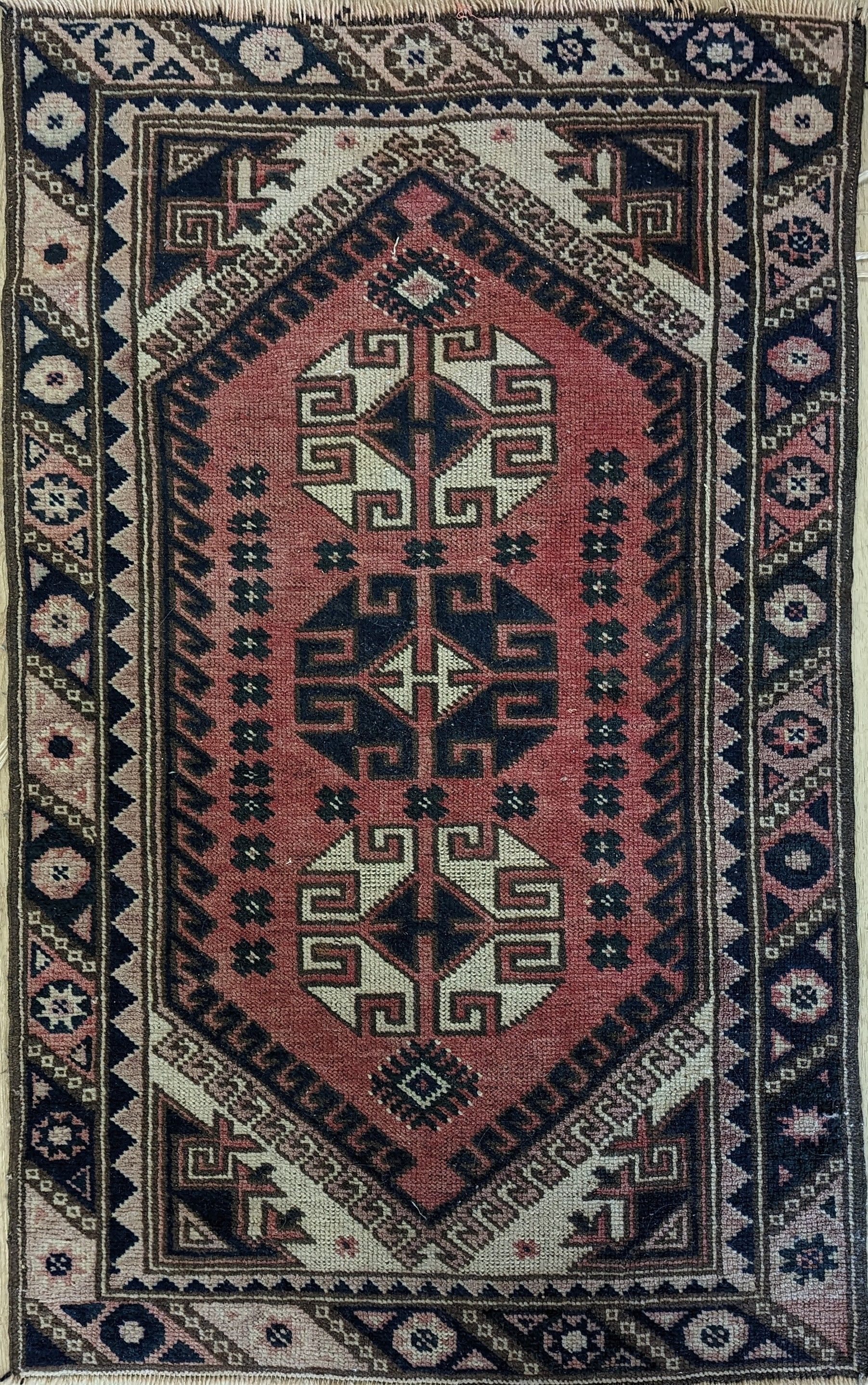 TAPIS rectangulaire en laine polychrome à...