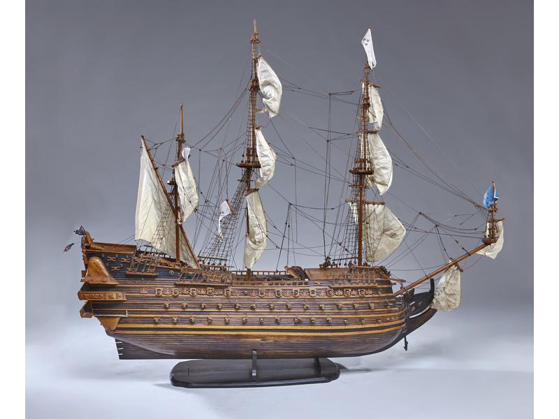 IMPORTANTE MAQUETTE DE BATEAU TROIS MÂTS,...