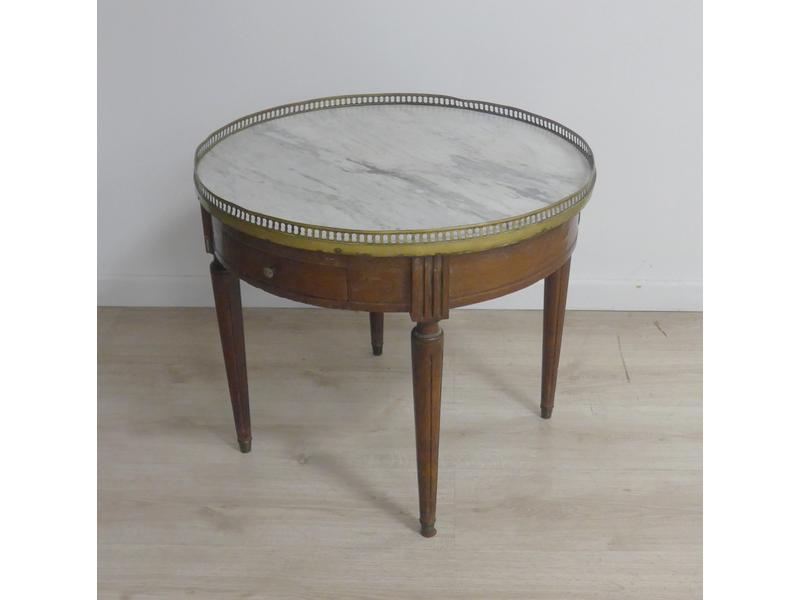 TABLE BOUILLOTTE en noyer.