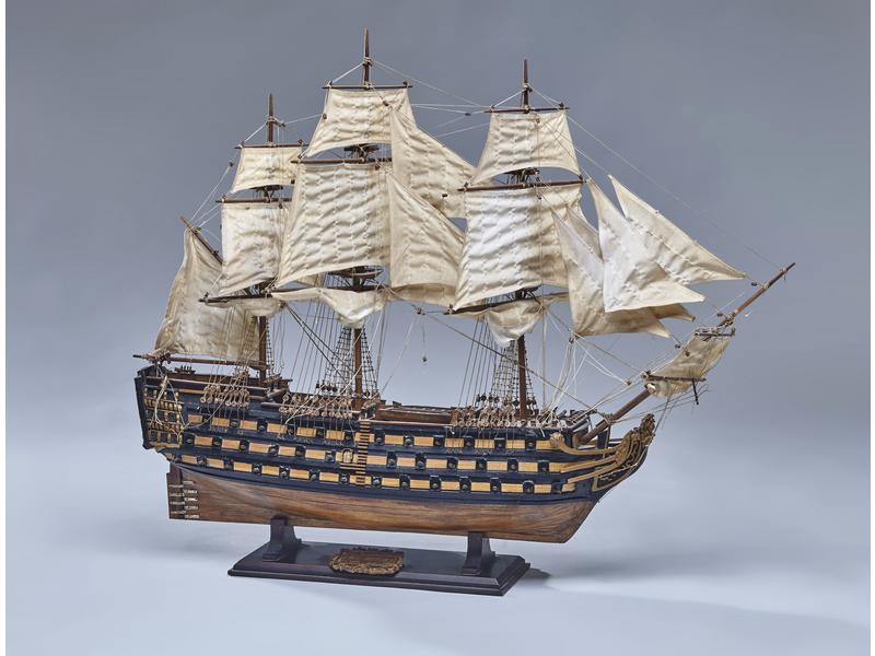 MAQUETTE DE BATEAU TROIS MÂTS, en bois partiellement...