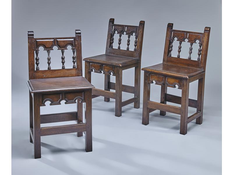 TROIS PETITES CHAISES de style néo-basque...