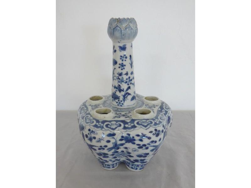 BOUQUETIERE à col oignon en porcelaine à...