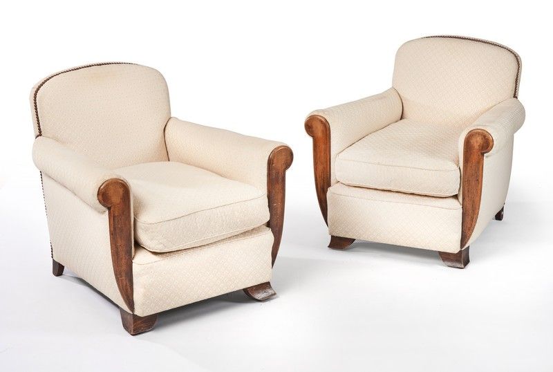 PAIRE DE FAUTEUILS type Club, garnis de tissu...