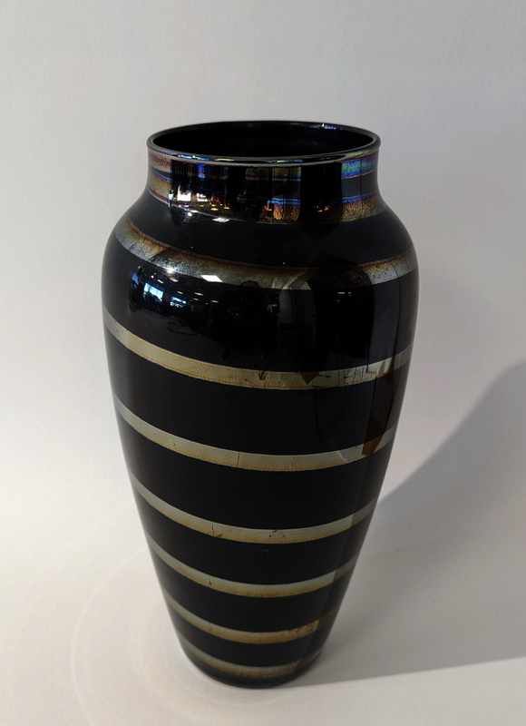 VASE balustre en verre teinté noir à filet...