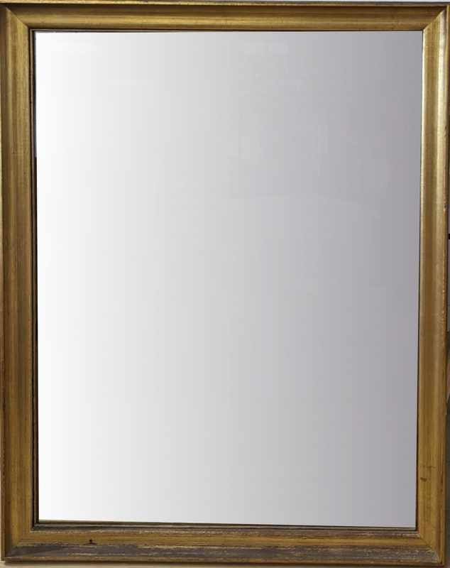MIROIR rectangulaire dans un cadre en bois...