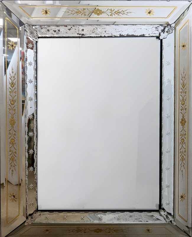 MIROIR dit de Venise de forme rectangulaire...