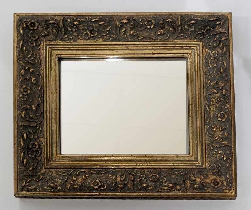 PETIT MIROIR rectangulaire dans un cadre...