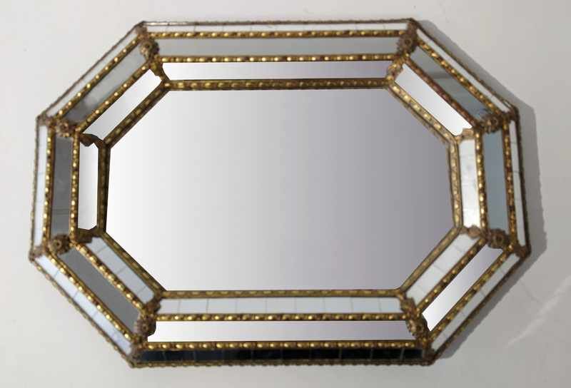 PETIT MIROIR rectangulaire à pans coupés...
