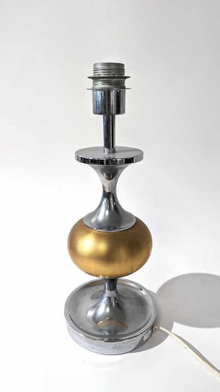 LAMPE de forme balustre en métal chromé et...