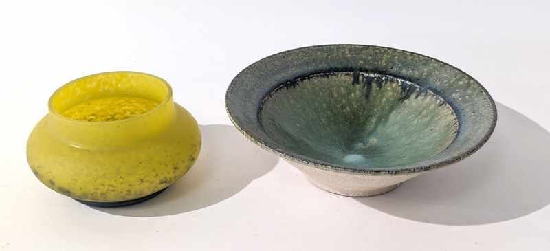 PETIT VASE en verre multicouches jaune à...