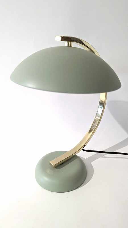 LAMPE DE BUREAU à fût demi-cercle en métal...