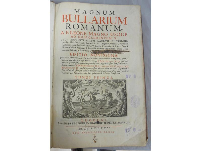 Magnum Bullarium Romanum, 5 tomes reliés...