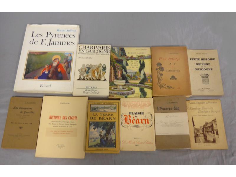 Lot de 11 vol. brochés de régionalisme début...