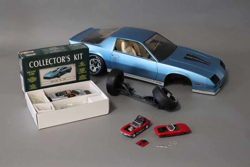 CAMARO, JAGUAR XJ 220, CORVETTE voiture en...