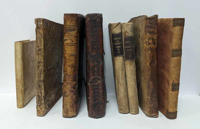 ENSEMBLE DE LIVRES anciens en espagnol. 8...