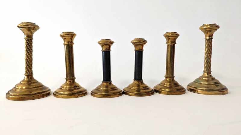 TROIS PAIRES DE FLAMBEAUX miniatures ou de...