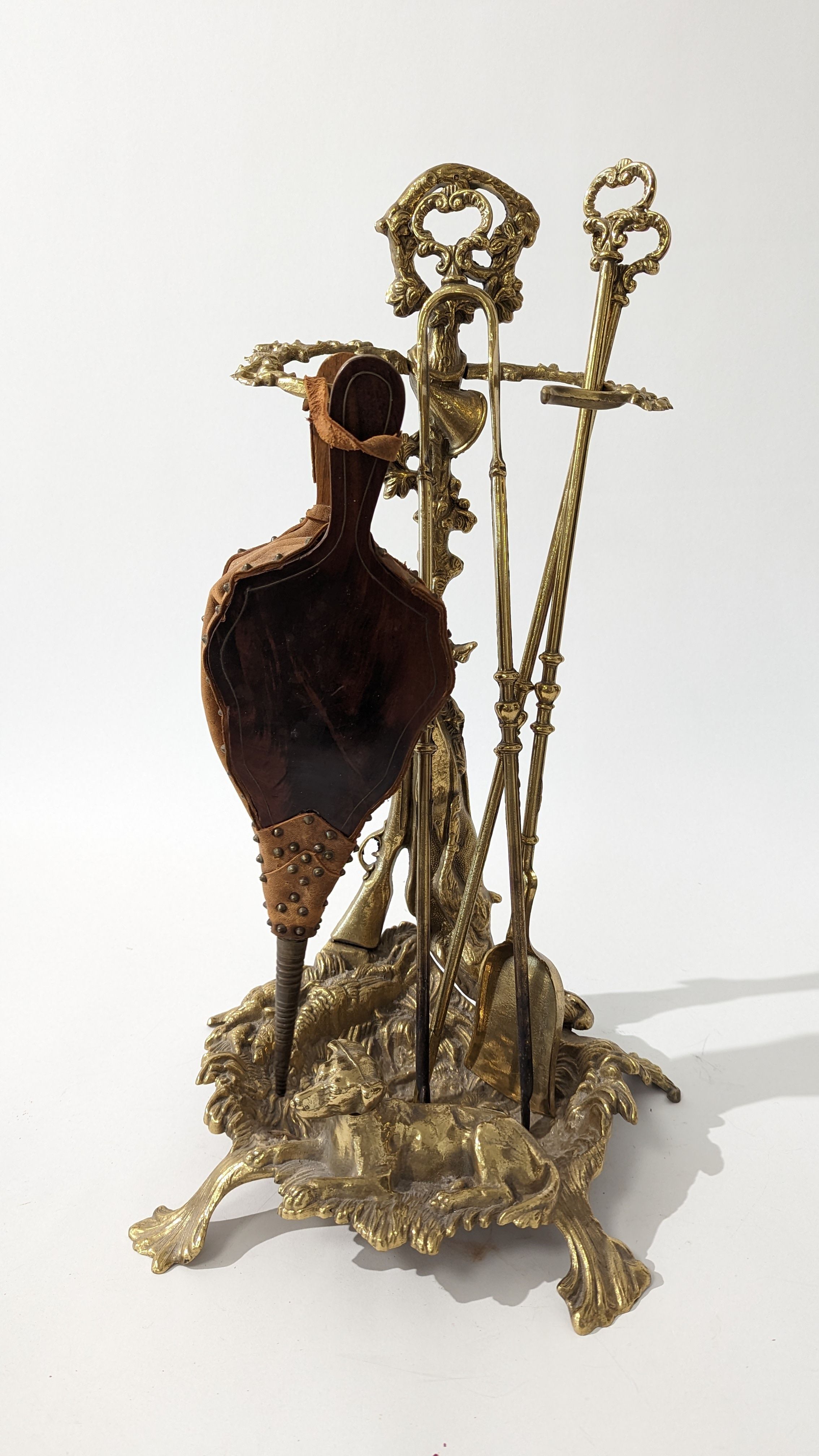 [CHASSE] - SERVITEUR DE CHEMINÉE en bronze,...