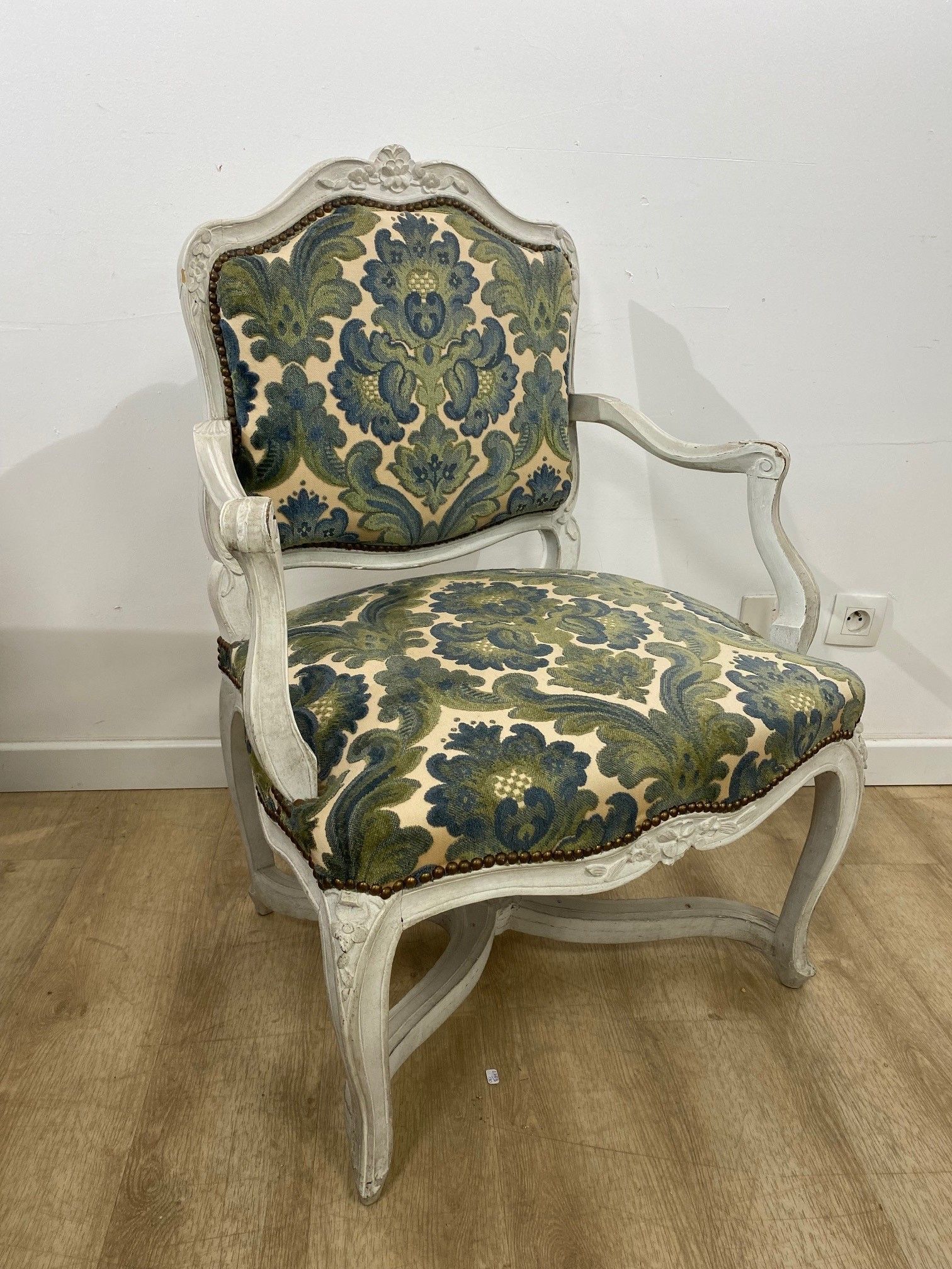 FAUTEUIL à la reine à dossier plat violoné...