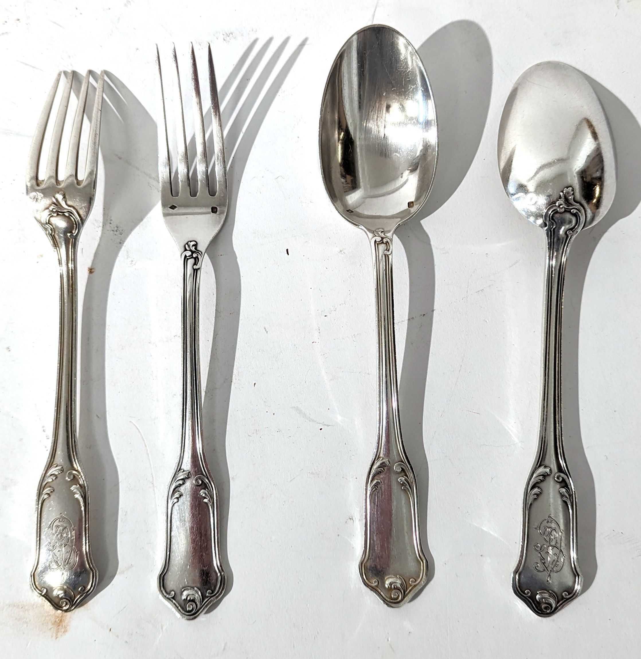 MÉNAGÈRE de couverts en argent, modèle style...