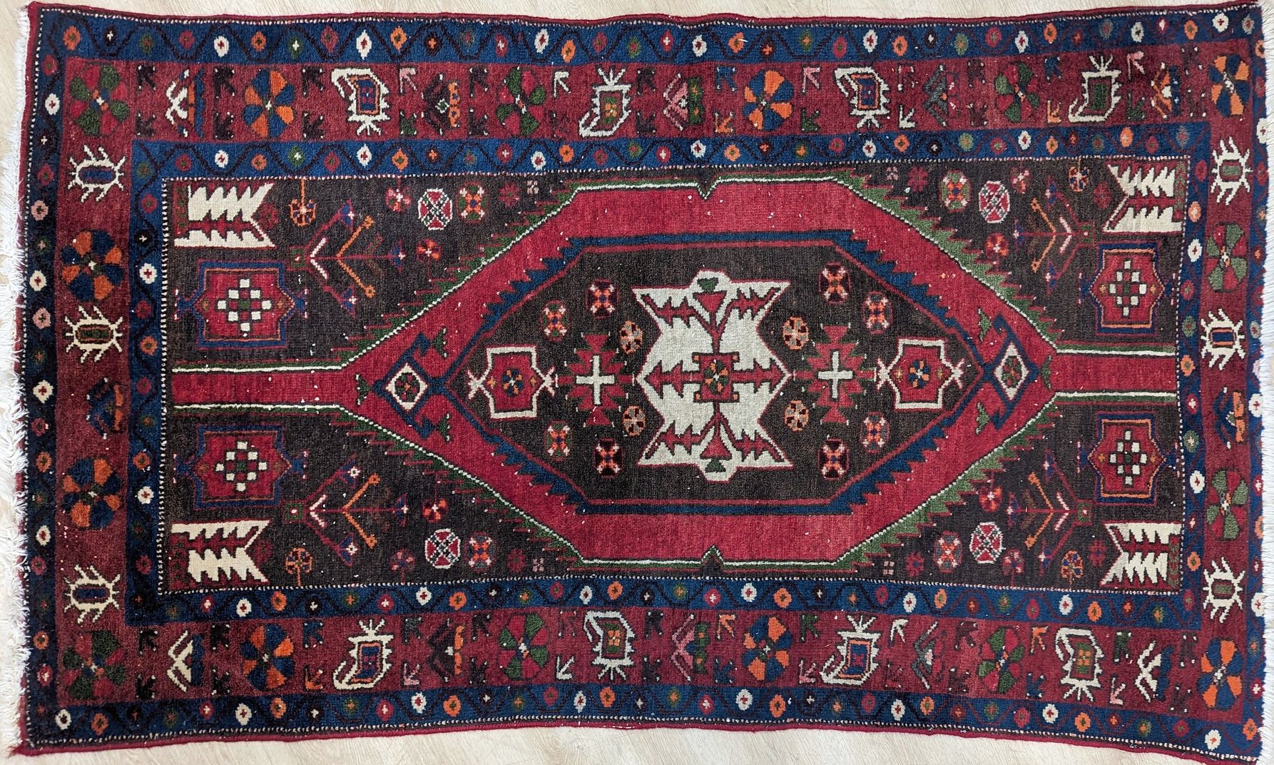 TAPIS rectangulaire en laine polychrome à...
